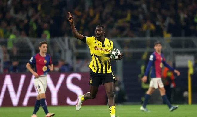 世俱杯前瞻：弗米對多特，大黃蜂攻強守弱