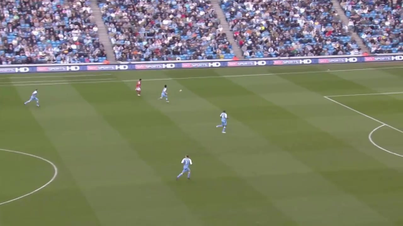 當(dāng)年孫繼海大戰(zhàn)鄭智當(dāng)年英超賽場上演中國德比