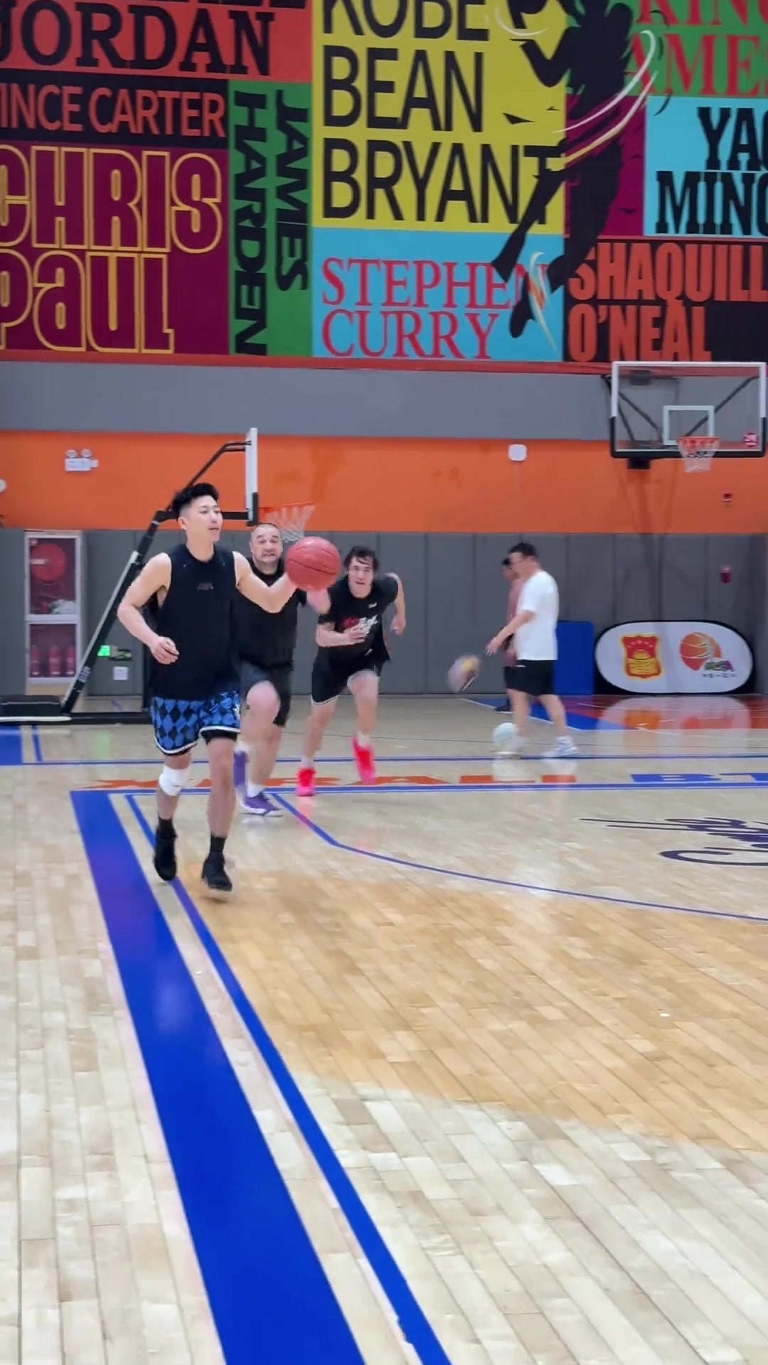 讓你模仿沒讓你超越西熱力江模仿約基奇快樂跑步入場