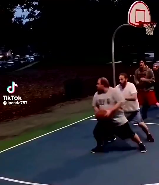 大哥這球風(fēng)就是民間約基奇啊簡直不要太秀