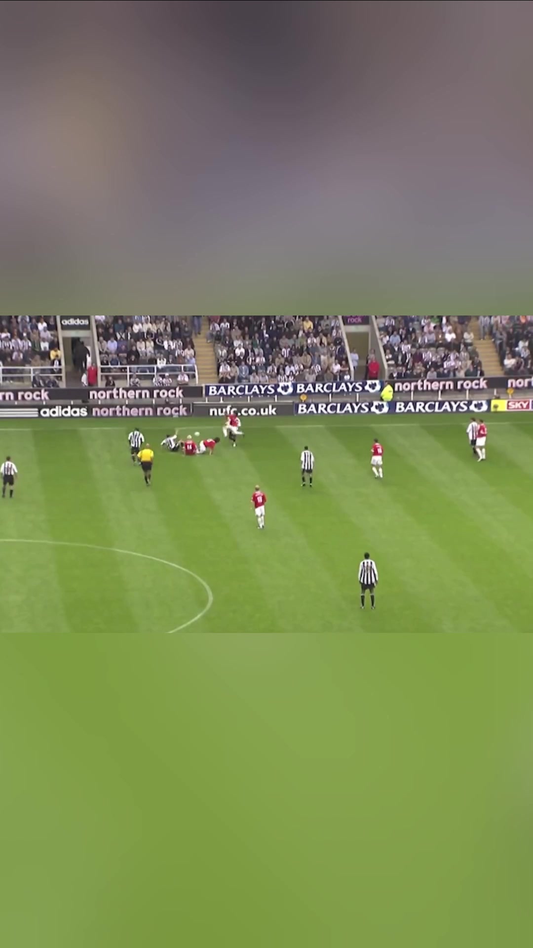 魯尼的無(wú)解沖擊范尼的射門(mén)這進(jìn)球看的過(guò)癮啊