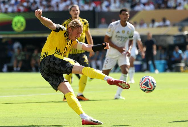 近兩敗戰(zhàn)巴薩皇馬，多特終結(jié)十一場(chǎng)不敗