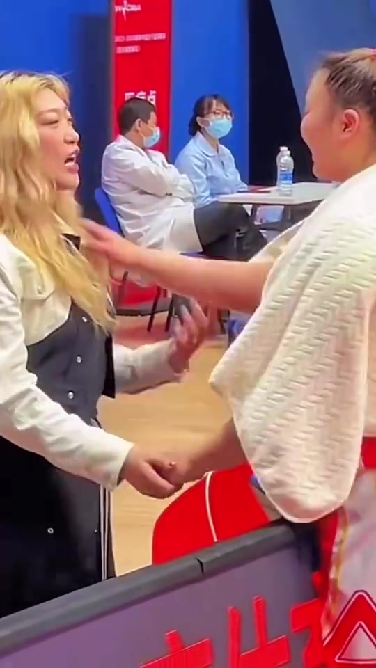 看得出來(lái)李夢(mèng)也是十分喜歡大寶貝啊