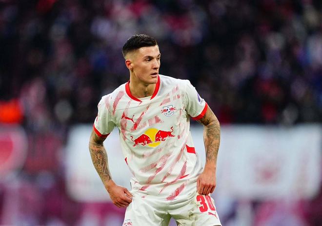 羅馬諾：曼聯(lián)考慮交易，加入球員換謝什科