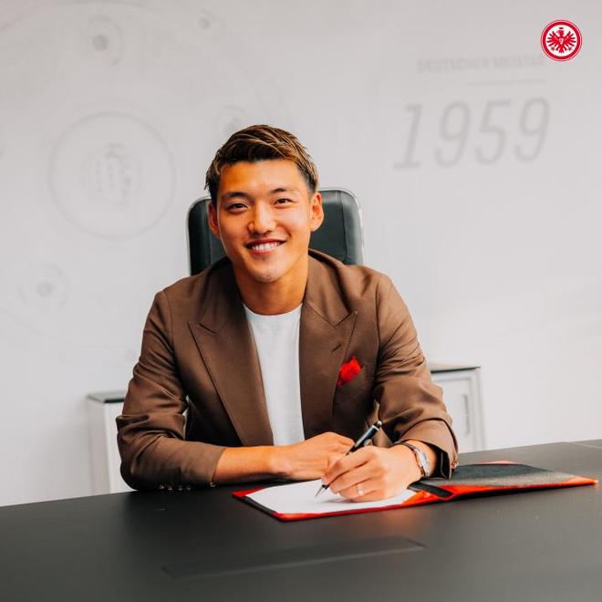 2200萬轉(zhuǎn)會費(fèi)，27歲日本國腳堂安律加盟法蘭克福，簽約5年。