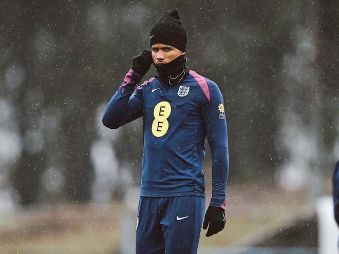 羅馬諾：拜仁、阿賈克斯盯上17歲中場穆卡薩，曼城信任其潛力