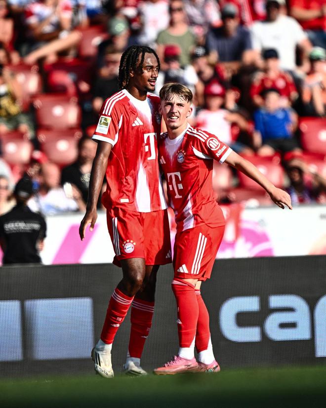 17歲卡爾表現(xiàn)驚艷，世界波助攻，拜仁小將評(píng)分如何？