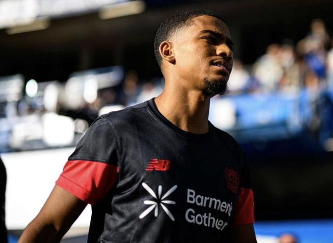 阿德利淚別藥廠球迷，未獲轉(zhuǎn)會(huì)許可