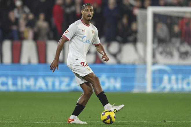 德天藥企談巴代引進(jìn)，已與球員簽協(xié)議，預(yù)計(jì)總價(jià)3000萬(wàn)歐。