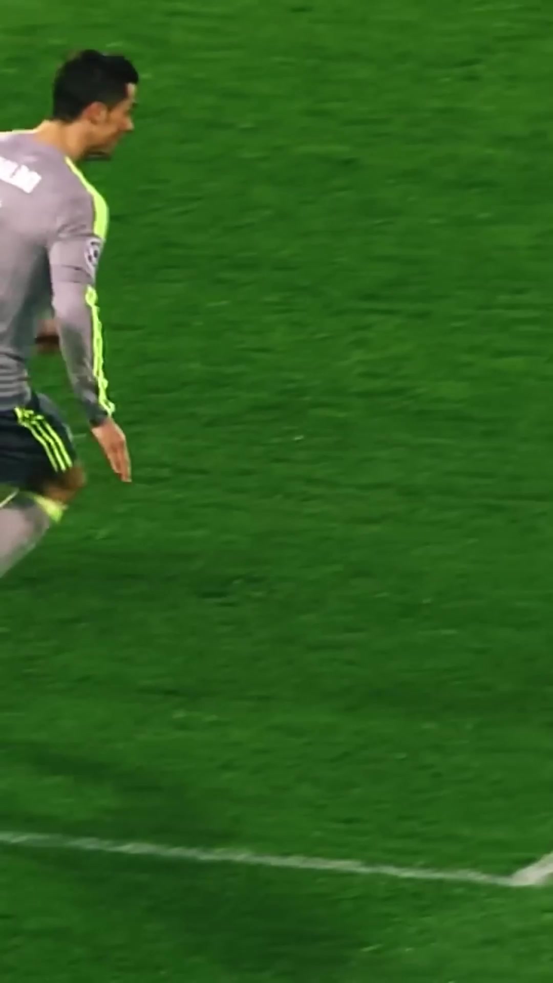 絕妙進球C羅腳后跟內切完成世界波破門