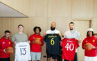 NBA球員祖巴茨等造訪卡靈頓，獲贈曼聯(lián)球衣！