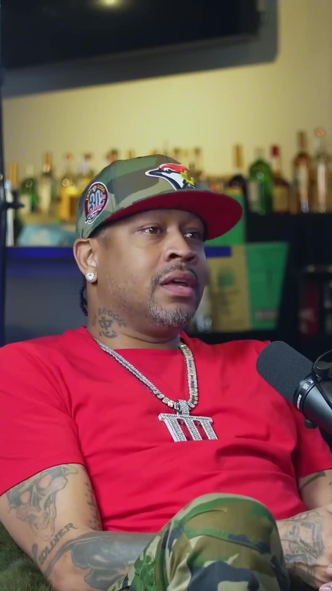 艾佛森選歷史最強(qiáng)首發(fā)五人喬科鯊詹庫(kù) 我艾還是太謙虛了