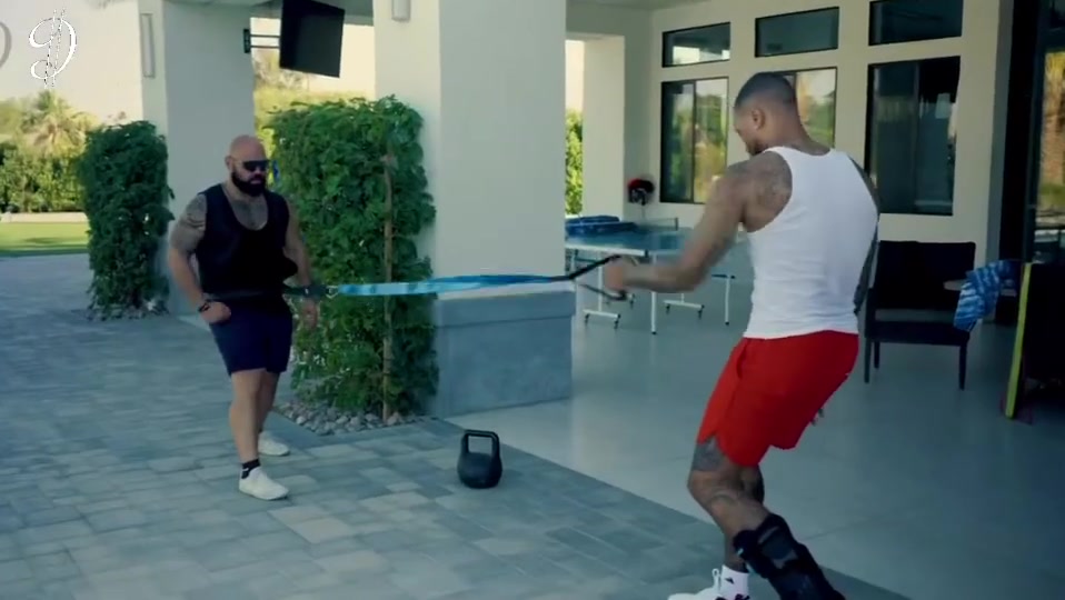 回歸開拓者的利指導一刻沒閑著積極進行恢復訓練