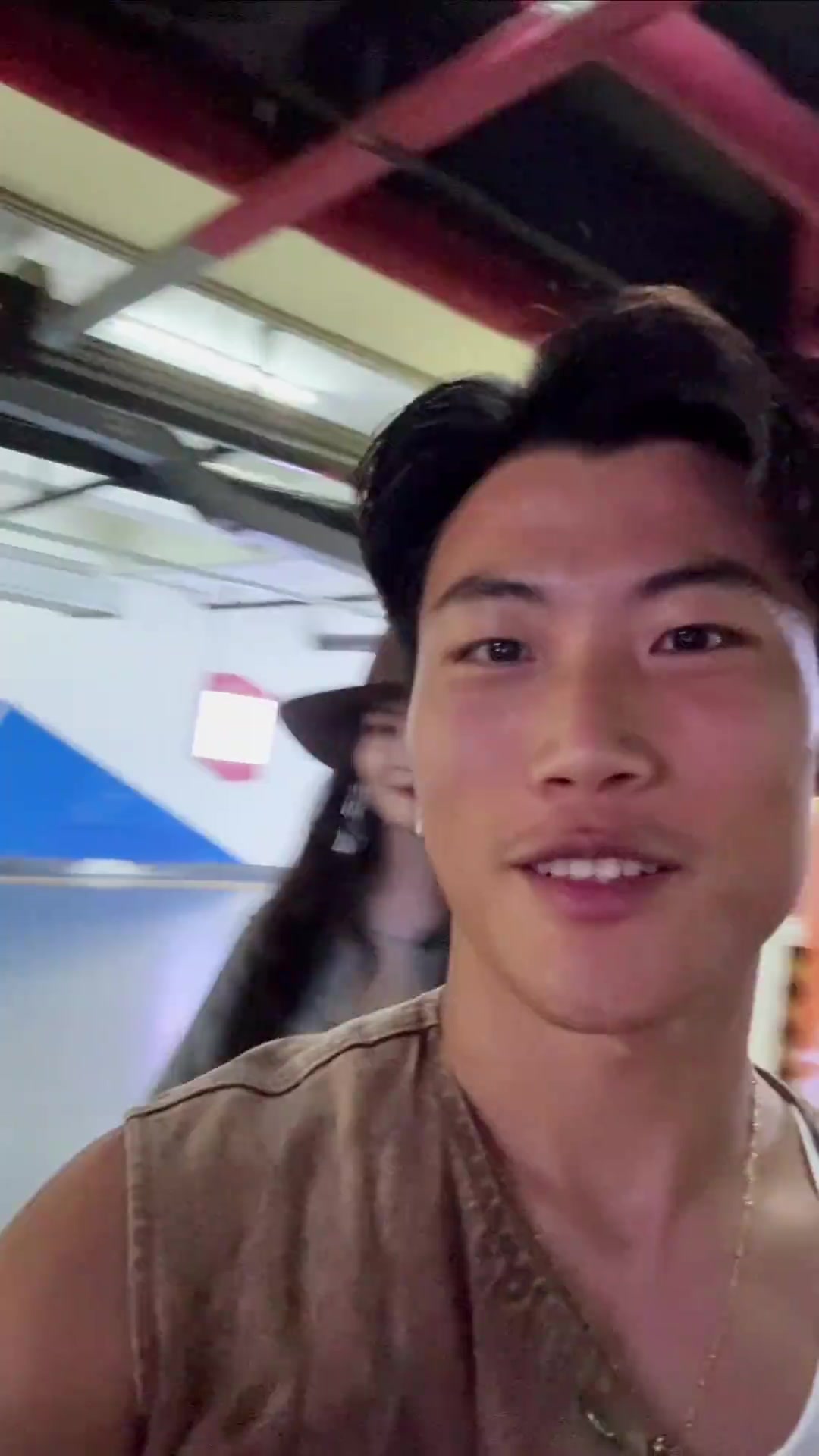 謝文能社媒第一次感受live house山東王和果哥的現(xiàn)場(chǎng)真的炸