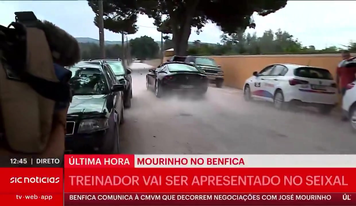 情義值千金穆帥開(kāi)著阿布17年前送的限量版法拉利跑車出任本菲卡主帥