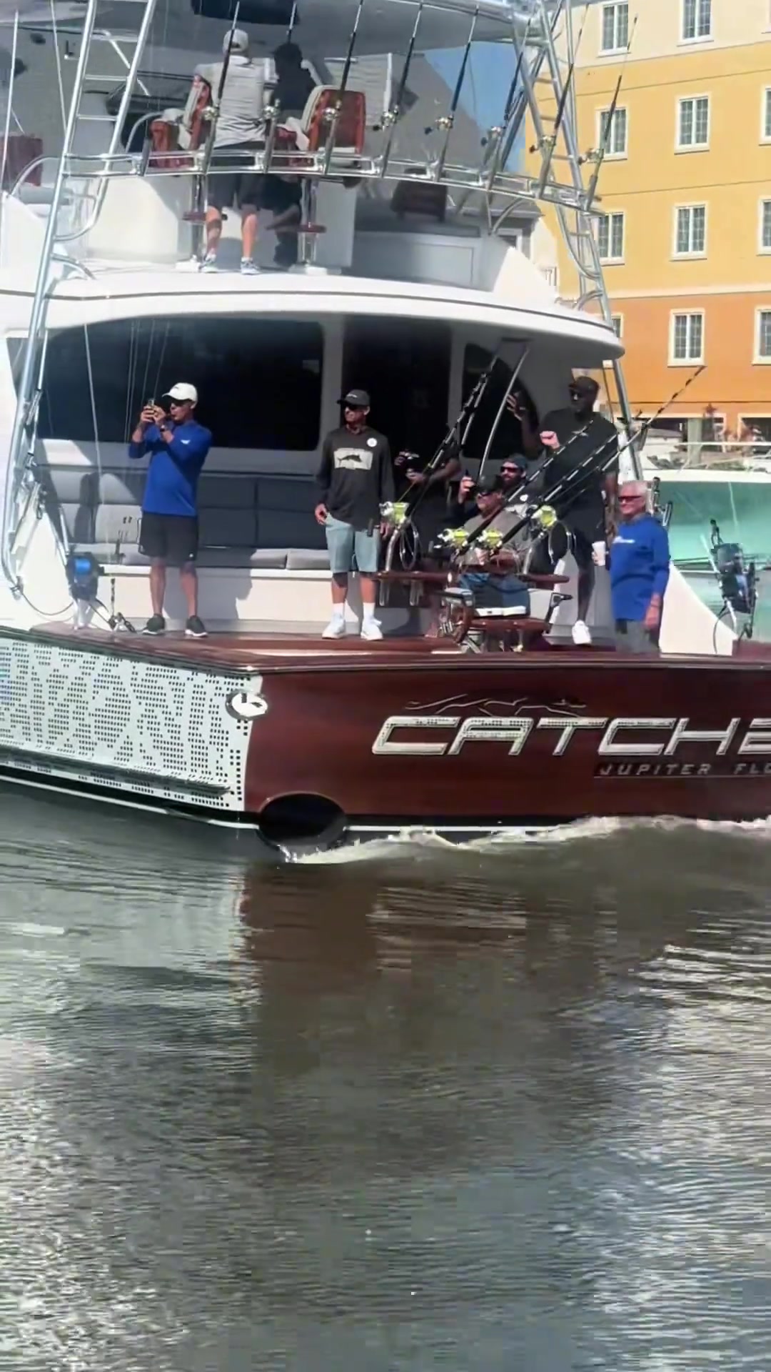 連GOAT喬丹都出海釣魚了想想喬治也不算什么了