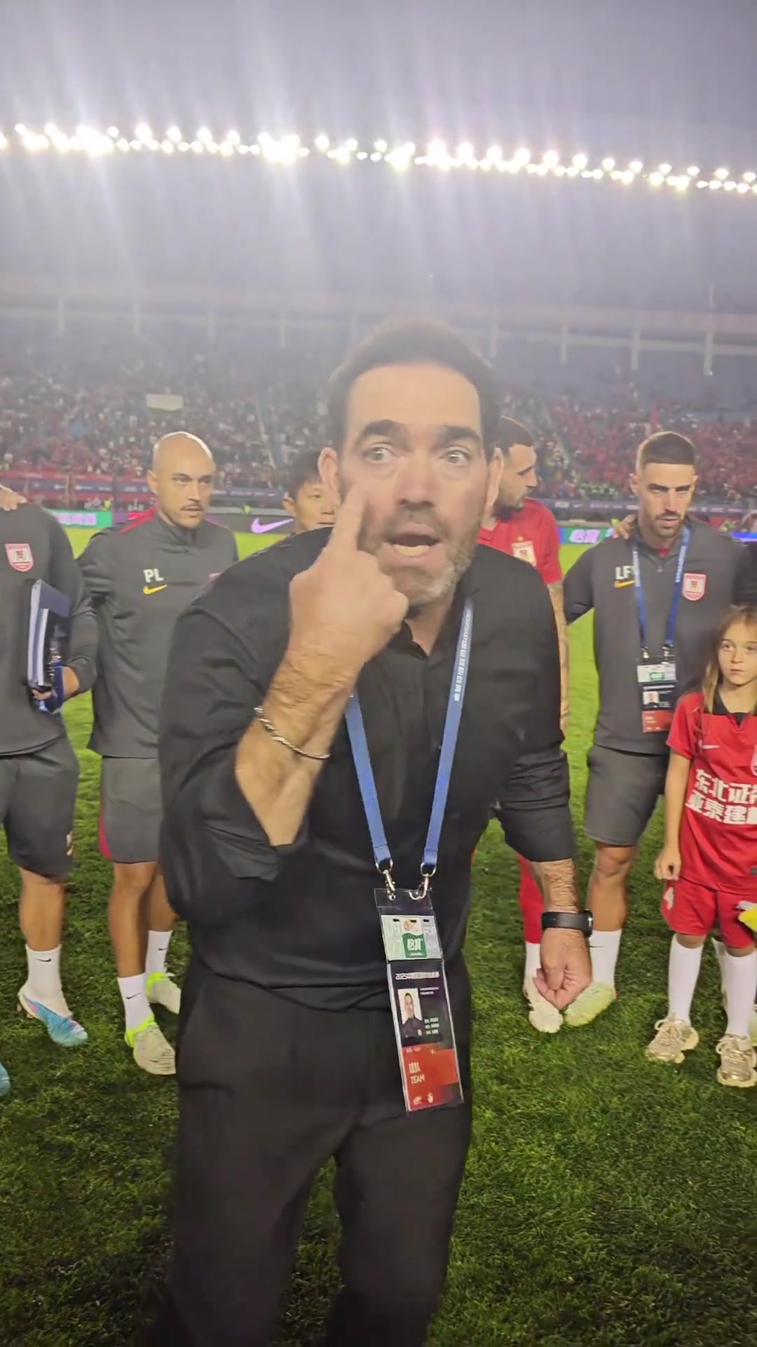 補(bǔ)時(shí)連進(jìn)兩球絕平實(shí)拍亞泰主帥蘇亞雷斯賽后激情講話