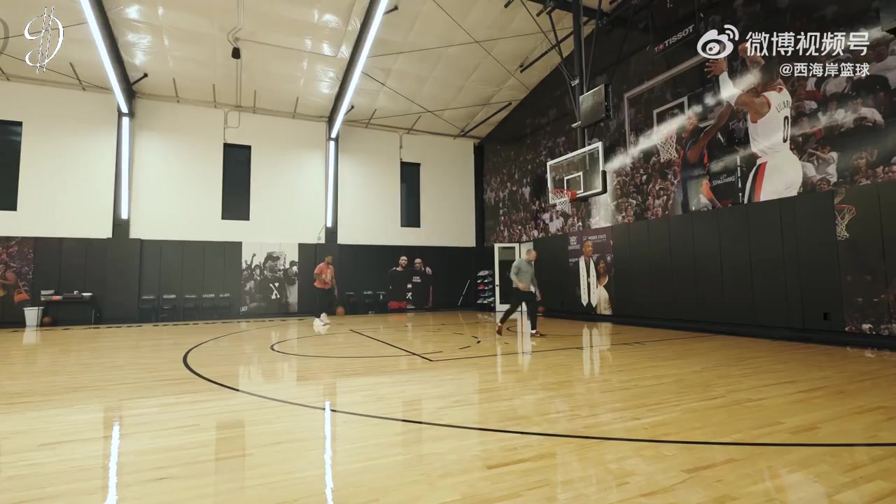 逐步康復中利拉德發(fā)布自己最新訓練視頻遠投還是十拿九穩(wěn)啊