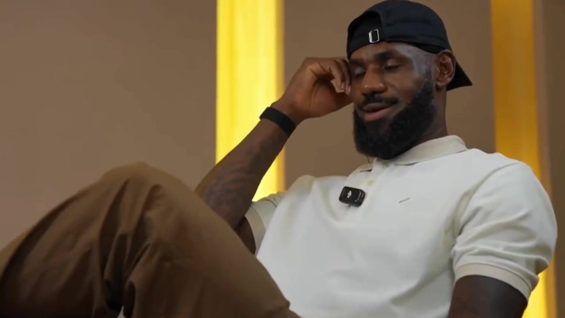 詹姆斯誰也無法預(yù)測自己22年后能拿多少冠軍和MVP我只是一直潛心打磨球技