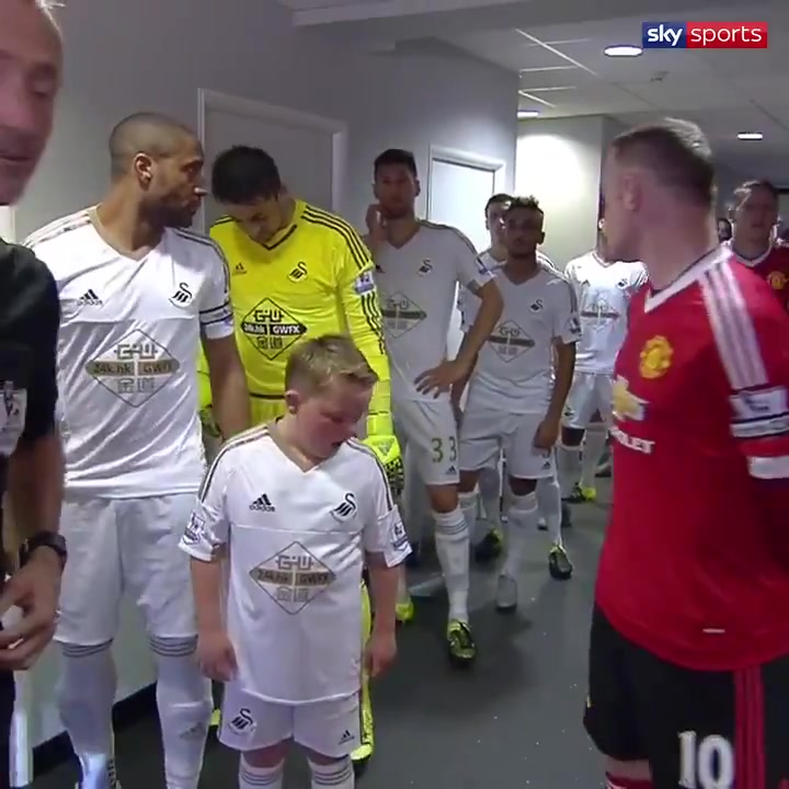 當(dāng)斯旺西球童見到魯尼哇魯尼活的