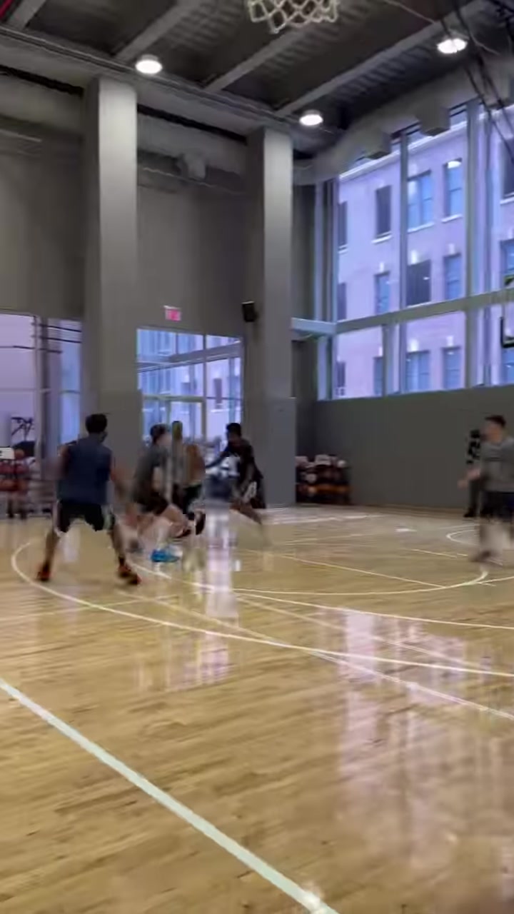 威少最新訓(xùn)練視頻爆發(fā)力依舊強(qiáng)橫定點(diǎn)三分快準(zhǔn)狠