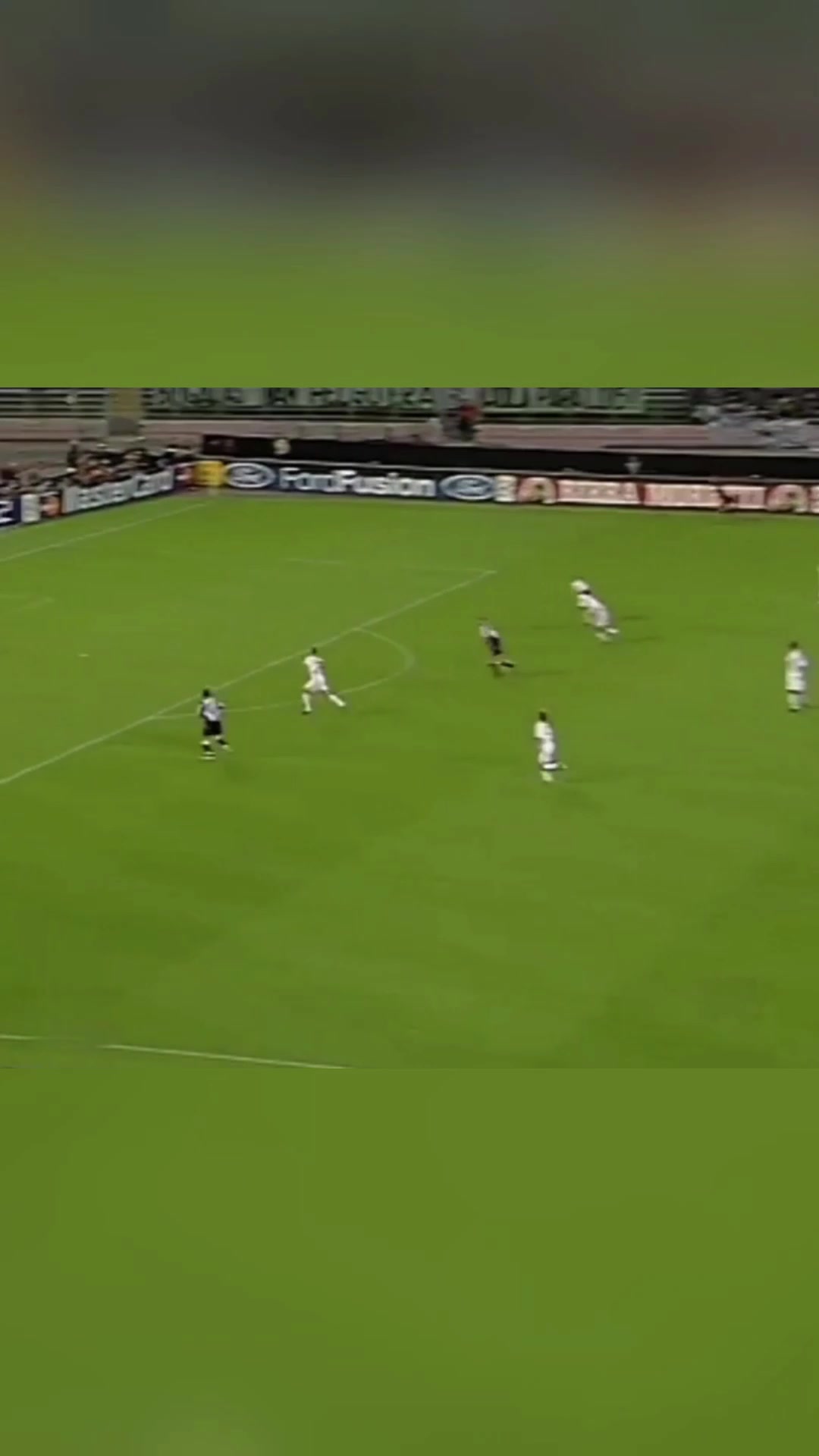 自帶領(lǐng)域的男人皮耶羅神級(jí)停球連續(xù)晃動(dòng)攻破皇馬