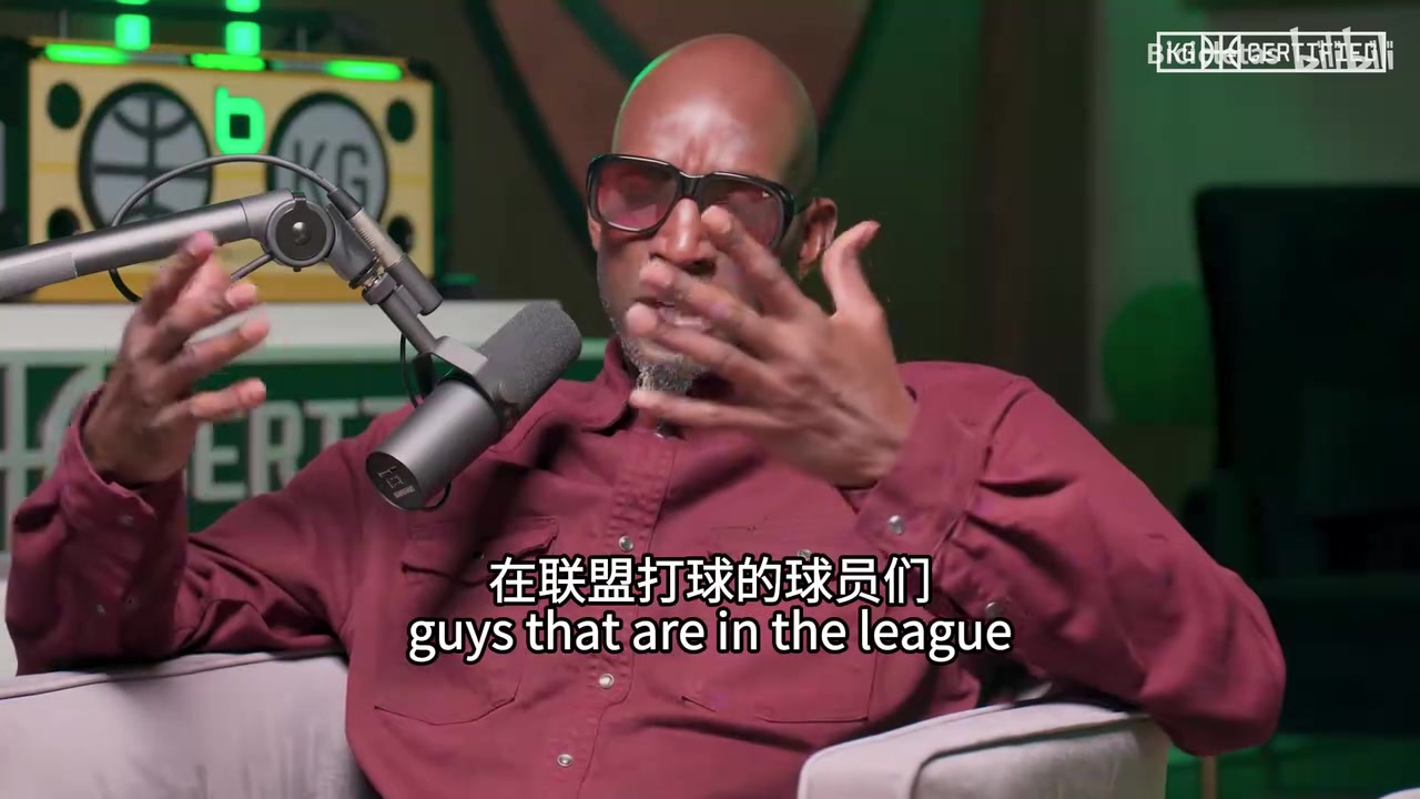 開(kāi)賽即傷病潮KG現(xiàn)役球員不重視體能訓(xùn)練沒(méi)怎么打就開(kāi)始喘