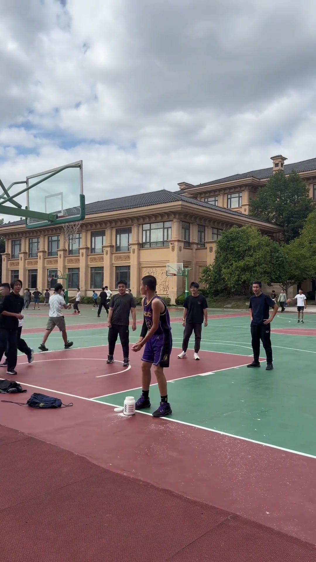 我就想問(wèn)你們他到底是真粉還是黑粉