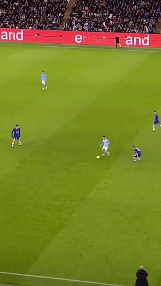 無解當曼城的傳控不再拘泥于小范圍的Tikitaka......