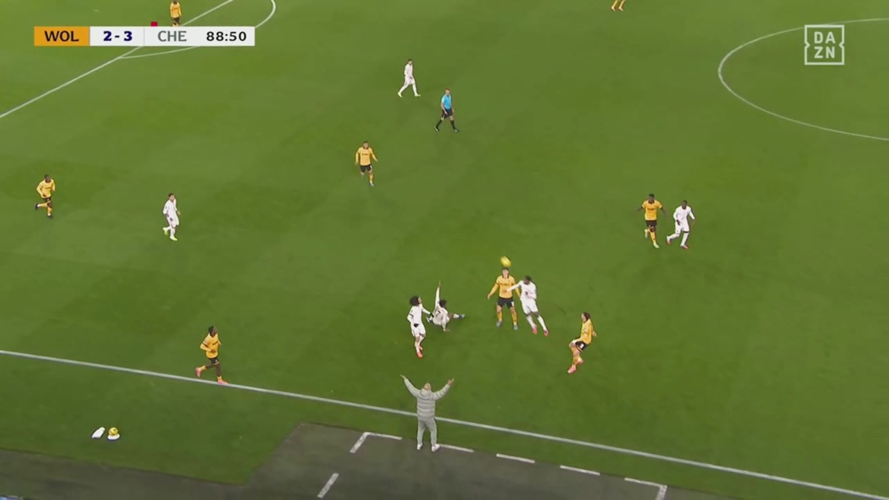 狼隊后場失誤吉滕斯爆射轟進出世界波切爾西4-2領先