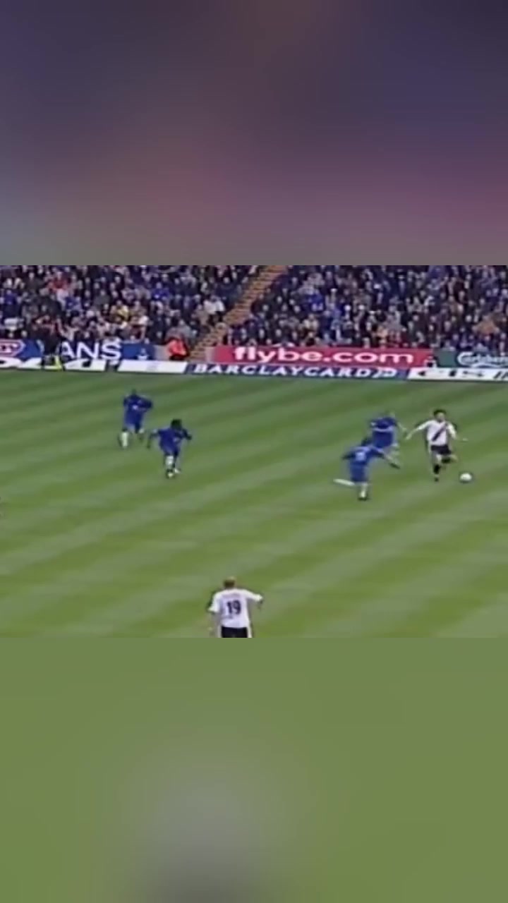 中國球員的英超首球孫繼海魚躍沖頂頭球破門