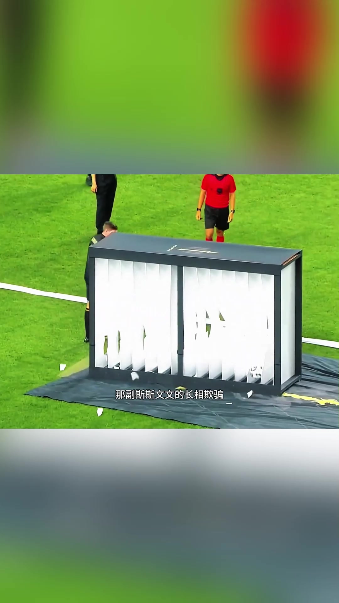 人類腳頭力量天花板15個泡沫板輕松擊穿第一個簡直無敵了