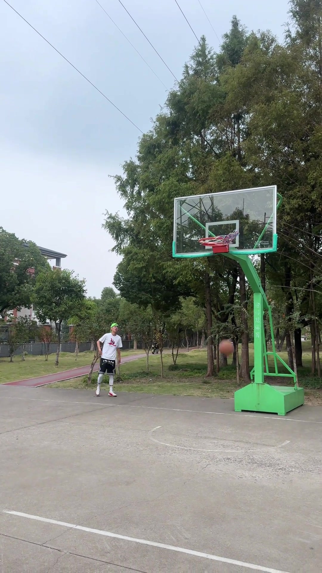 當(dāng)普通人打球遇到文班亞馬時(shí) 這樣超高投籃就不會(huì)被冒了吧