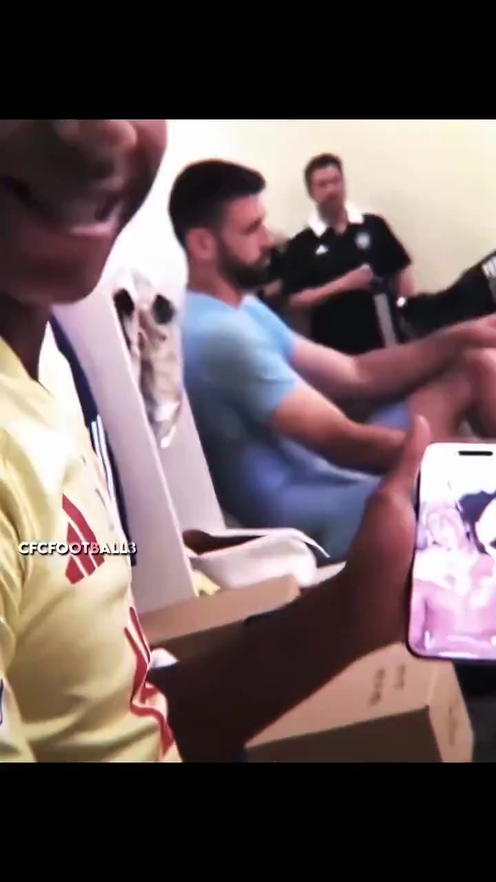 國外網(wǎng)友當(dāng)18歲的亞馬爾專注泡妞時18歲姆巴佩已經(jīng)奪得世界杯