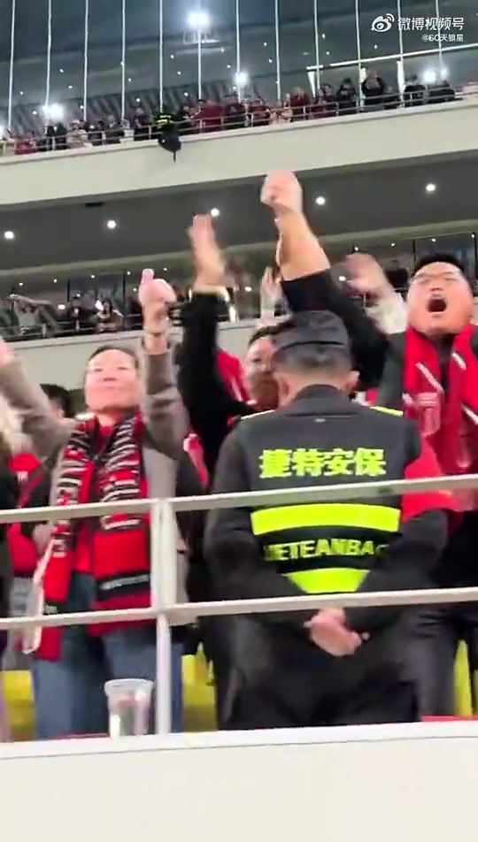 蓉城球迷怒噴和誰(shuí)有仇你們輸誰(shuí)要不要臉蹇韜輸球又怎么樣