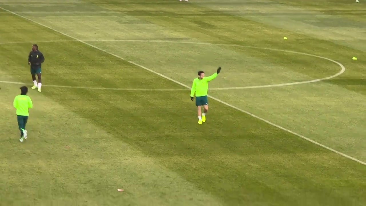 用進(jìn)球送亞泰實(shí)拍亞泰舊將塞鳥賽前還曾接受長春球迷掌聲致意