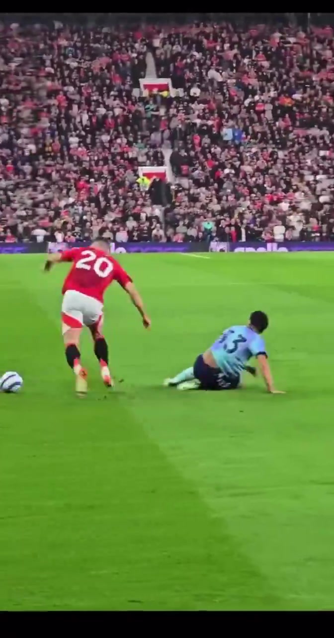 現(xiàn)場球迷拍到達洛特這一幕表示我無話可說