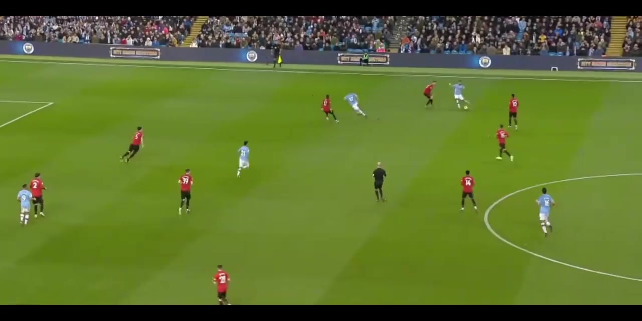 卓越的馬奎爾馬奎爾那些穩(wěn)準狠的時刻鎖定機會不會猶豫