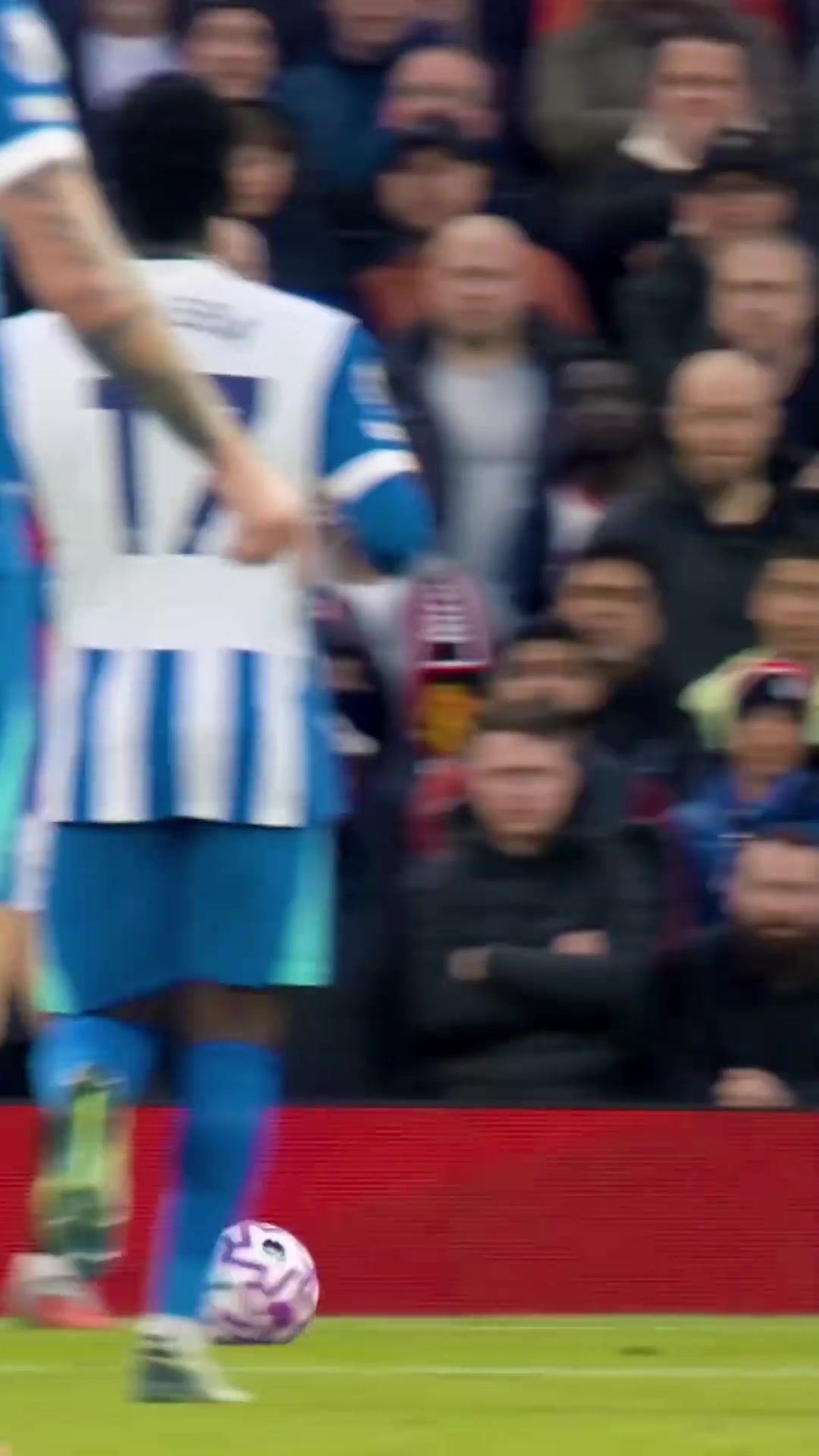 有著英俊臉龐的舒梅切爾請用一個詞評價拉門斯十月的表現(xiàn)